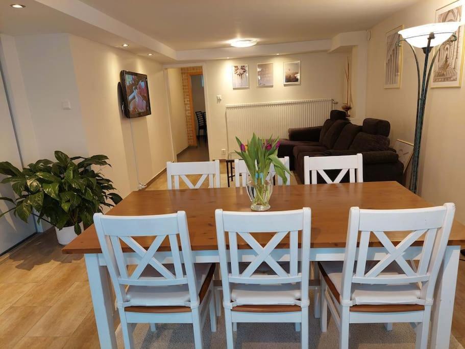 Laegenhet Pa Landet Naera Stan Apartment Jonsered Ngoại thất bức ảnh