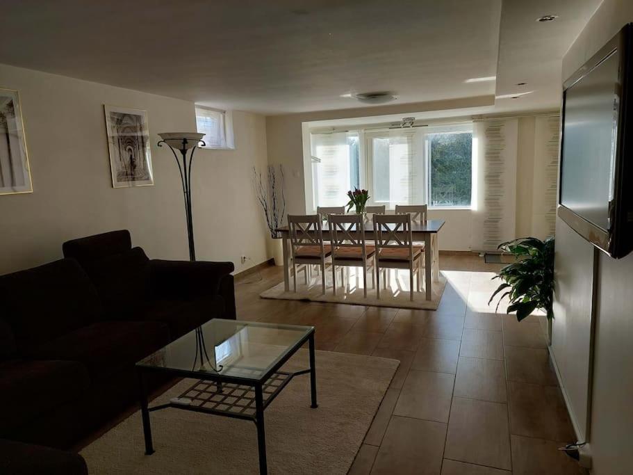 Laegenhet Pa Landet Naera Stan Apartment Jonsered Ngoại thất bức ảnh